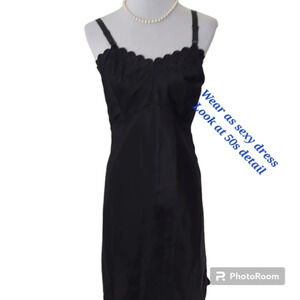 Vintage Black Barbizon Candie Tafredda Scalloped Edges Sexy Unique‎ Slip Dress